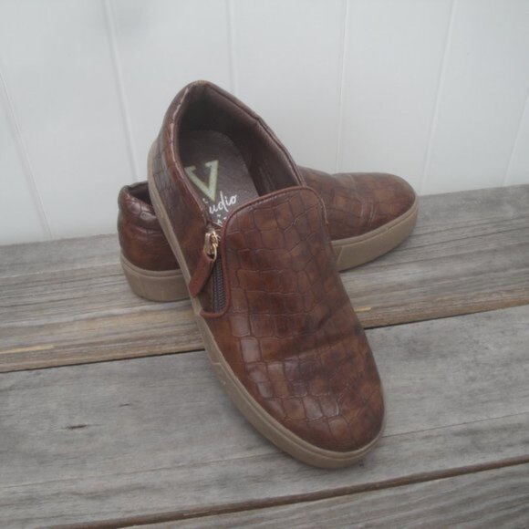 Very Volatile V Studi of LA Size 6 Brown Crocodile Design w gold zippers shoes - Picture 6 of 6